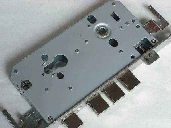 凤山24小时上门开锁公司