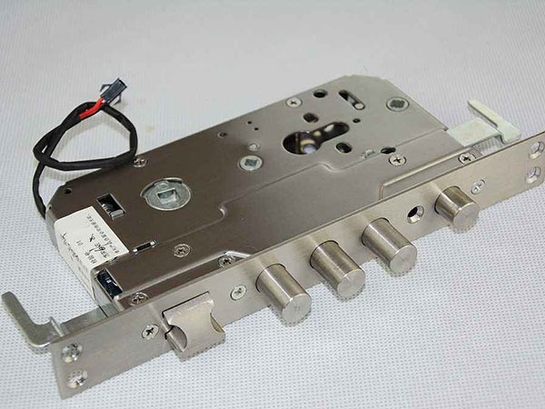 凤山24小时上门开锁公司