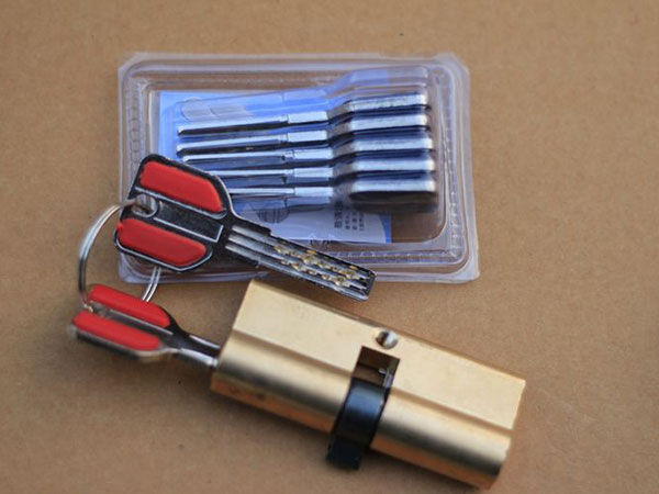 凤山24小时上门开锁公司